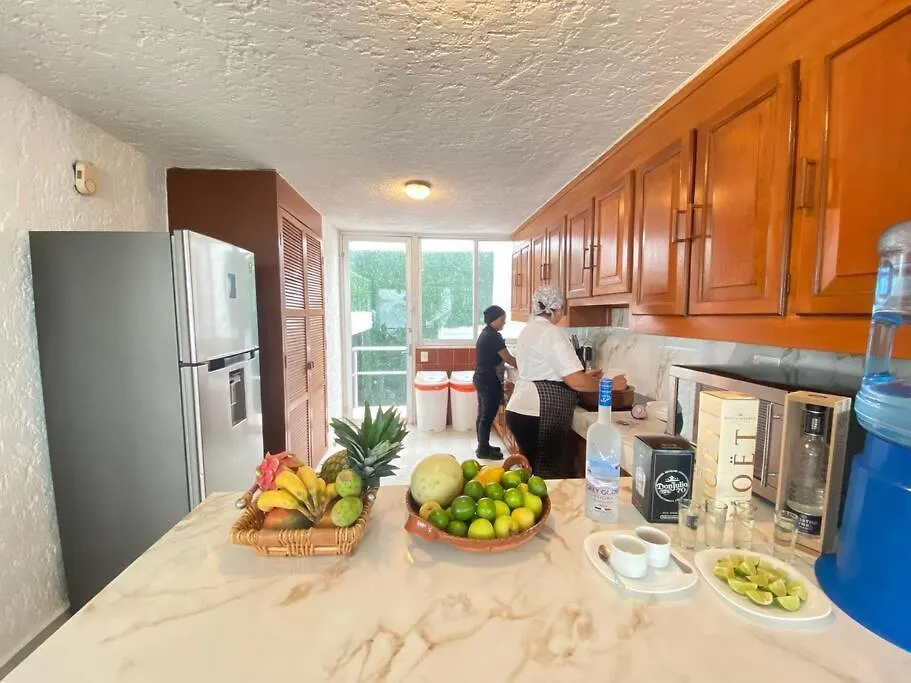 Beachfrontsven Svenjovic At Y Ahoo C Om Villa Cancun